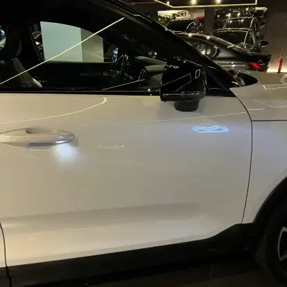 VOLVO-XC40-2019