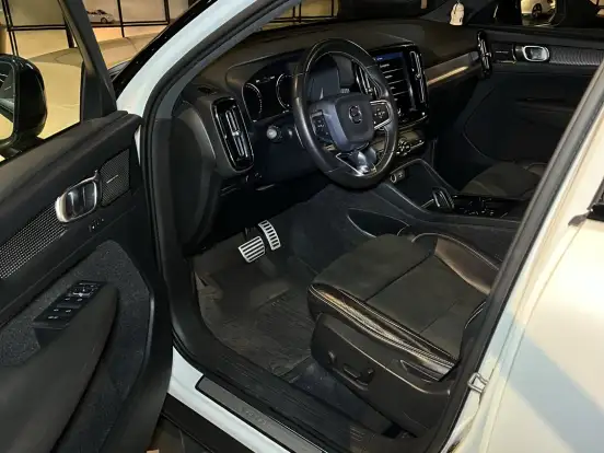 VOLVO-XC40-2.0 T5 GASOLINA R-DESIGN AWD GEARTRONIC VOLVO-XC40-2019