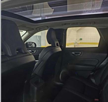 VOLVO-XC60-2020