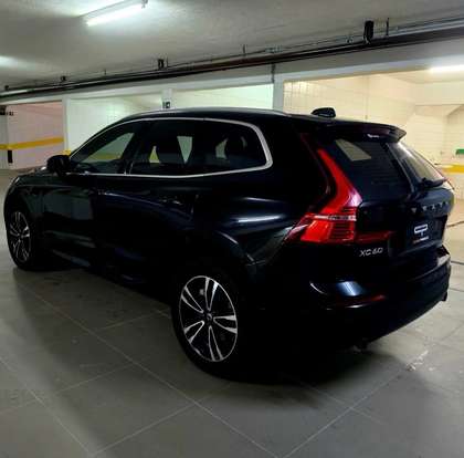 VOLVO-XC60-2020