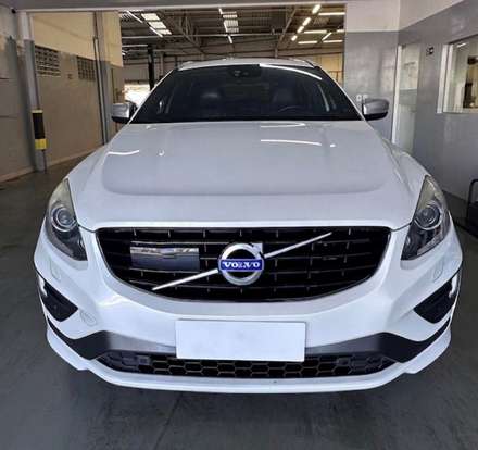 VOLVO-XC60-2015