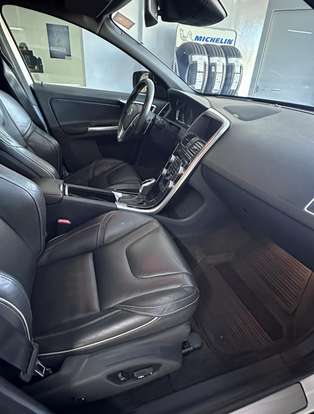 VOLVO-XC60-2015