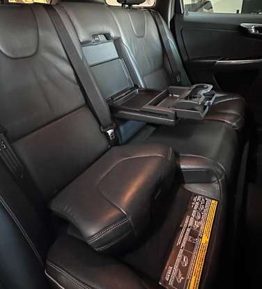 VOLVO-XC60-2015