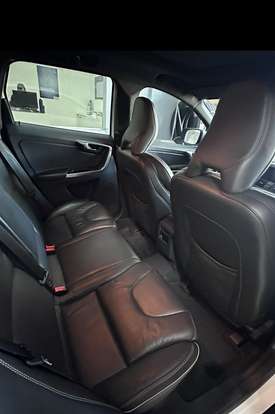 VOLVO-XC60-2015