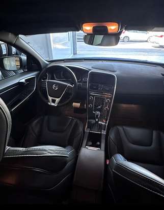 VOLVO-XC60-2015