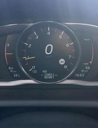 VOLVO-XC60-2015