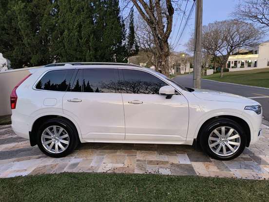 VOLVO-XC90-2015
