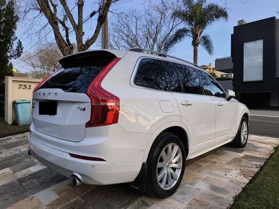 VOLVO-XC90-2015