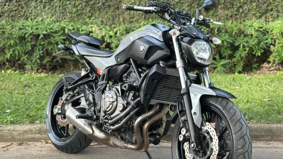 YAMAHA MT-07 
