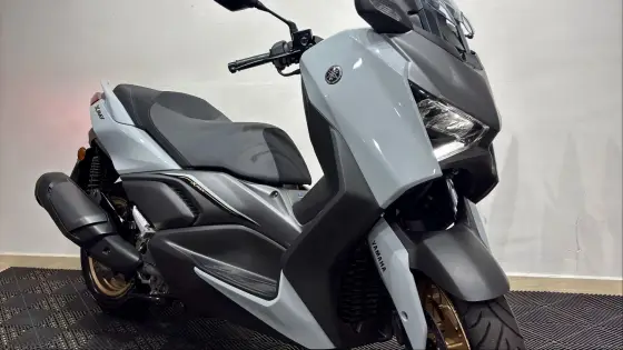 YAMAHA XMAX 300 CONNECTED ABS YAMAHA XMAX 300 CONNECTED ABS
