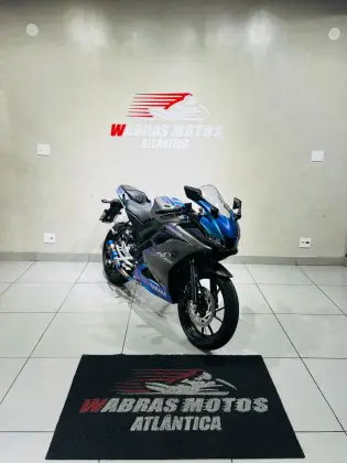 YAMAHA YZF R15 YAMAHA YZF R15