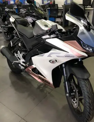 YAMAHA YZF R15 YAMAHA YZF R15