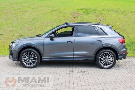 AUDI-Q3-2022