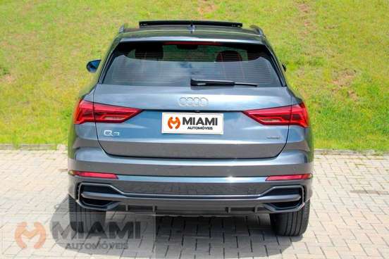 AUDI-Q3-2022