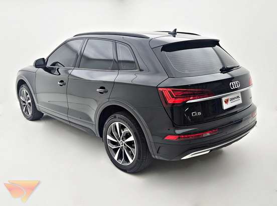 AUDI-Q5-2022