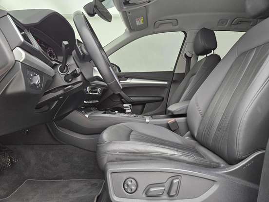 AUDI-Q5-2022