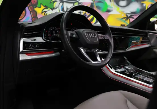 AUDI-Q8-2019