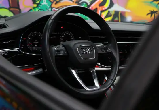 AUDI-Q8-2019