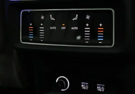 AUDI-Q8-2019