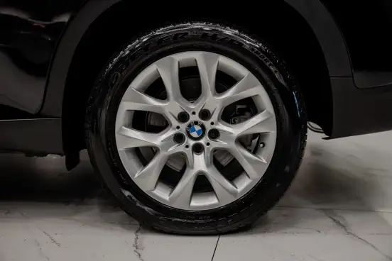 BMW-X5-2011