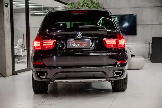 BMW-X5-2011