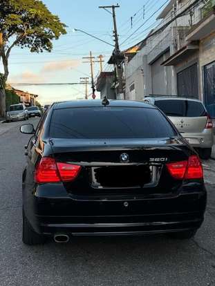 BMW-320i-2010