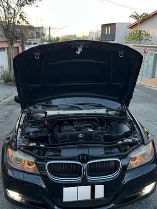 BMW-320i-2010