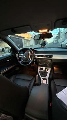 BMW-320i-2010