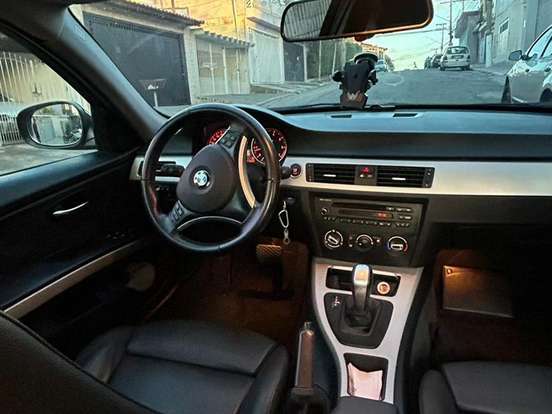 BMW-320i-2.0 TOP 16V GASOLINA 4P AUTOMÁTICO BMW-320i-2010