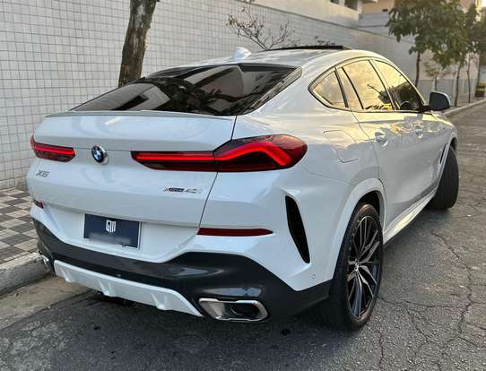 BMW-X6-2022