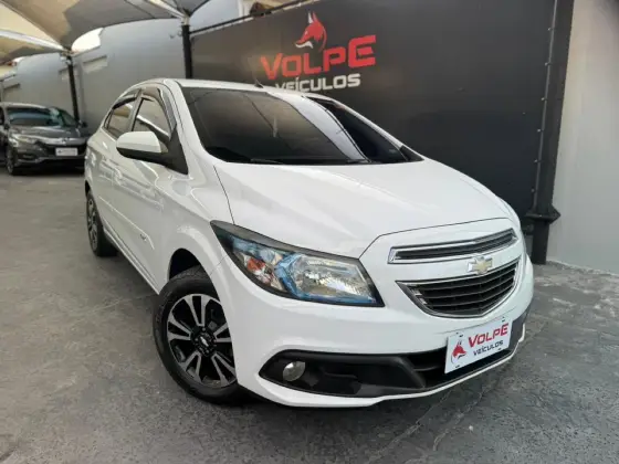 CHEVROLET ONIX 1.4 MPFI LT 8V FLEX 4P AUTOMÁTICO CHEVROLET ONIX 1.4 MPFI LT 8V FLEX 4P AUTOMÁTICO