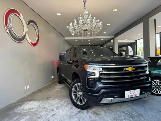 CHEVROLET SILVERADO 5.3 V8 GASOLINA 1500 HIGH COUNTRY 4X4 AUTOMÁTICO