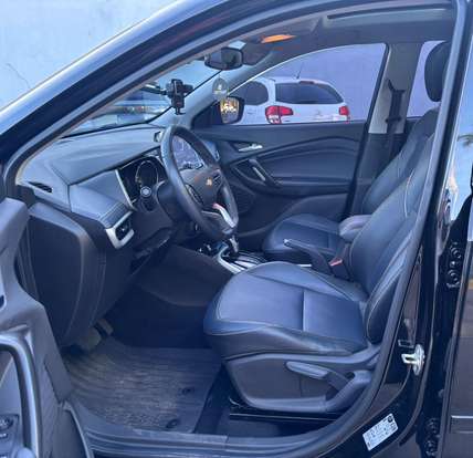CHEVROLET-TRACKER-2023
