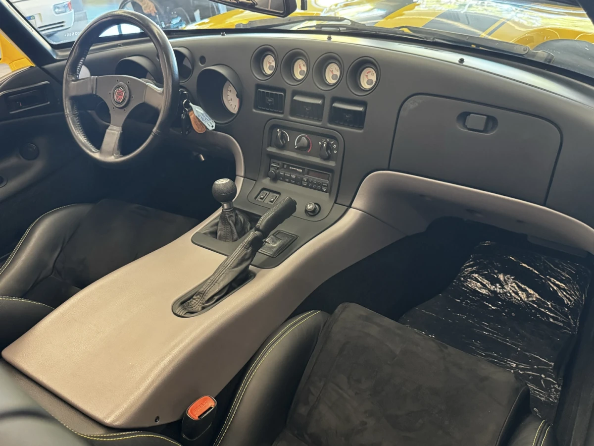 Dodge Viper — foto 14