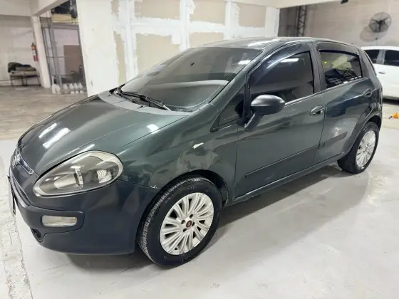 FIAT PUNTO 1.4 ATTRACTIVE 8V FLEX 4P MANUAL FIAT PUNTO 1.4 ATTRACTIVE 8V FLEX 4P MANUAL