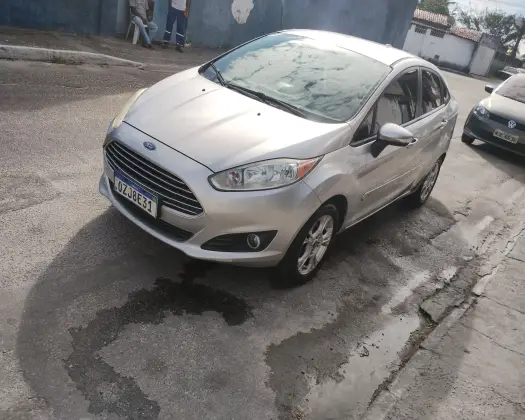 FORD FIESTA 1.6 SE SEDAN 16V FLEX 4P POWERSHIFT FORD FIESTA 1.6 SE SEDAN 16V FLEX 4P POWERSHIFT