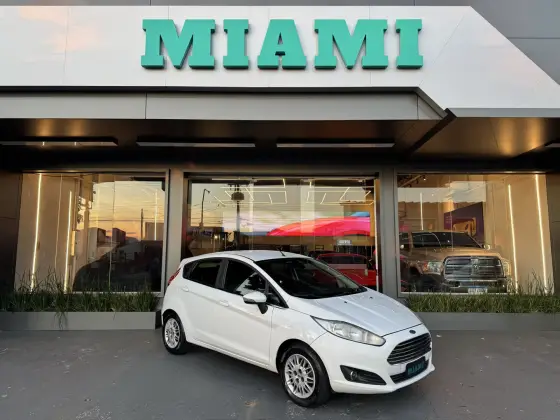 FORD FIESTA 1.6 TITANIUM HATCH 16V FLEX 4P AUTOMÁTICO FORD FIESTA 1.6 TITANIUM HATCH 16V FLEX 4P AUTOMÁTICO