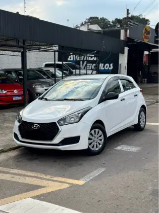 HYUNDAI HB20 1.0 COMFORT PLUS 12V FLEX 4P MANUAL HYUNDAI HB20 1.0 COMFORT PLUS 12V FLEX 4P MANUAL