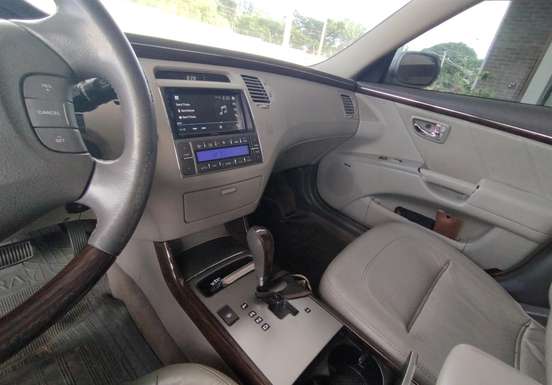 HYUNDAI-AZERA-2008