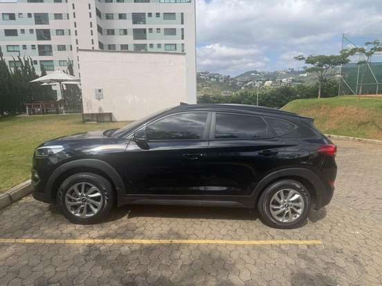HYUNDAI-TUCSON-2021
