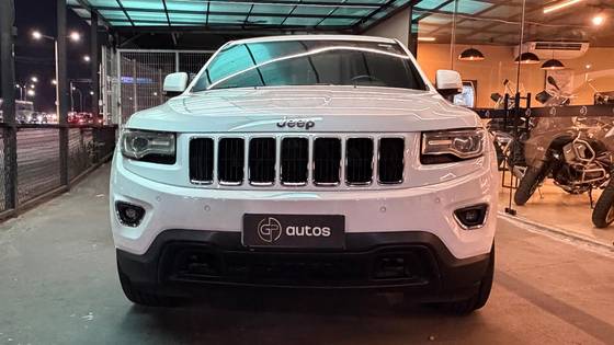 JEEP GRAND CHEROKEE 3.6 LAREDO 4X4 V6 24V GASOLINA 4P AUTOMÁTICO