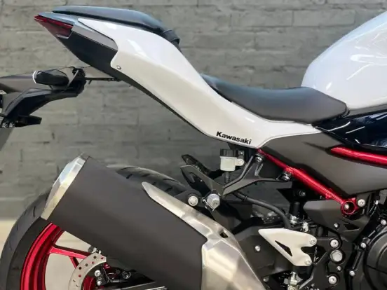 KAWASAKI-Z500 SE KAWASAKI-Z500 SE-2026