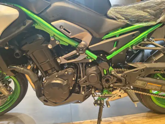 KAWASAKI-Z900 R EDITION-2025