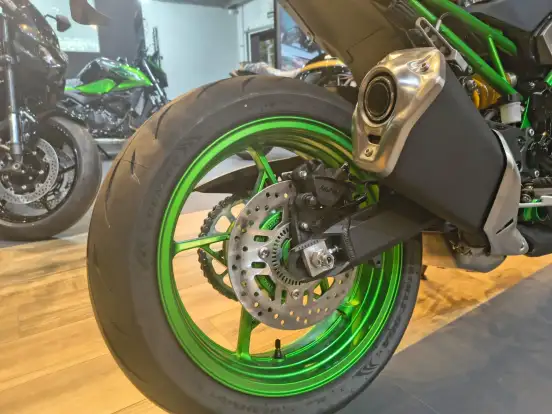 KAWASAKI-Z900 R EDITION-2025