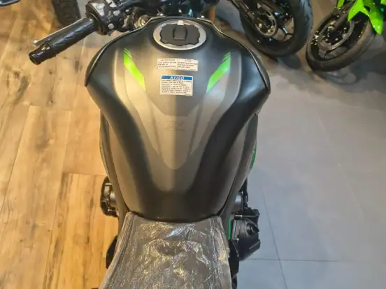KAWASAKI-Z900 R EDITION KAWASAKI-Z900 R EDITION-2025