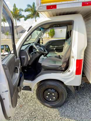 KIA-BONGO-2012