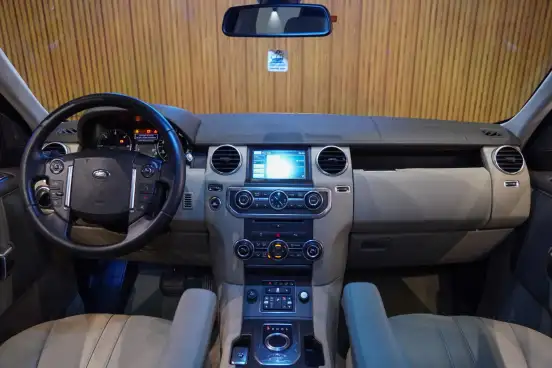 LAND ROVER-DISCOVERY 4-3.0 SE 4X4 V6 24V BI-TURBO DIESEL 4P AUTOMÁTICO LAND ROVER-DISCOVERY 4-2014