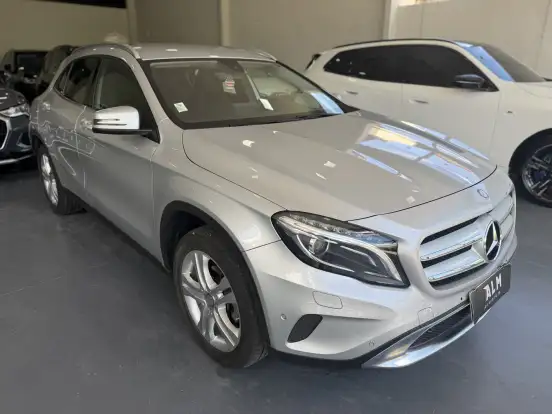 MERCEDES-BENZ-GLA 200-1.6 CGI ADVANCE 16V TURBO FLEX 4P AUTOMÁTICO MERCEDES-BENZ-GLA 200-2017