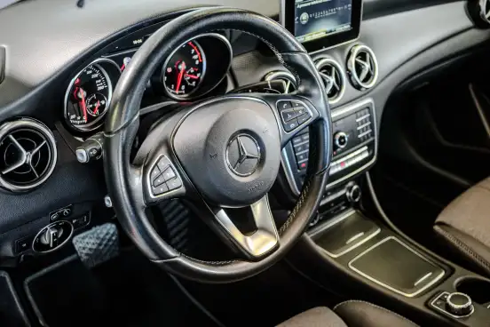 MERCEDES-BENZ-GLA 200-1.6 CGI FLEX STYLE 7G-DCT MERCEDES-BENZ-GLA 200-2017