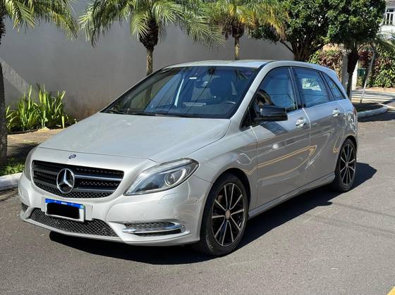 MERCEDES-BENZ B 200 1.6 TURBO GASOLINA 4P AUTOMÁTICO